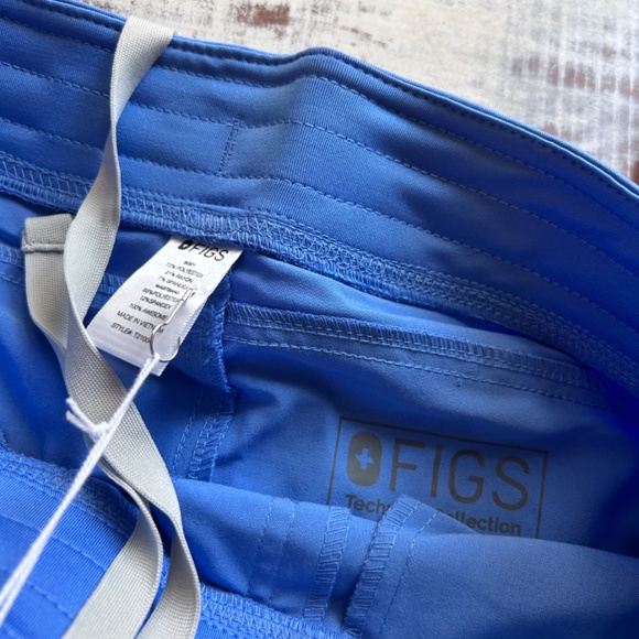 NWT Figs Nursing Kade Cargo Scrub Pants in Ceil Blue Size XS Medical - Picture 9 of 12